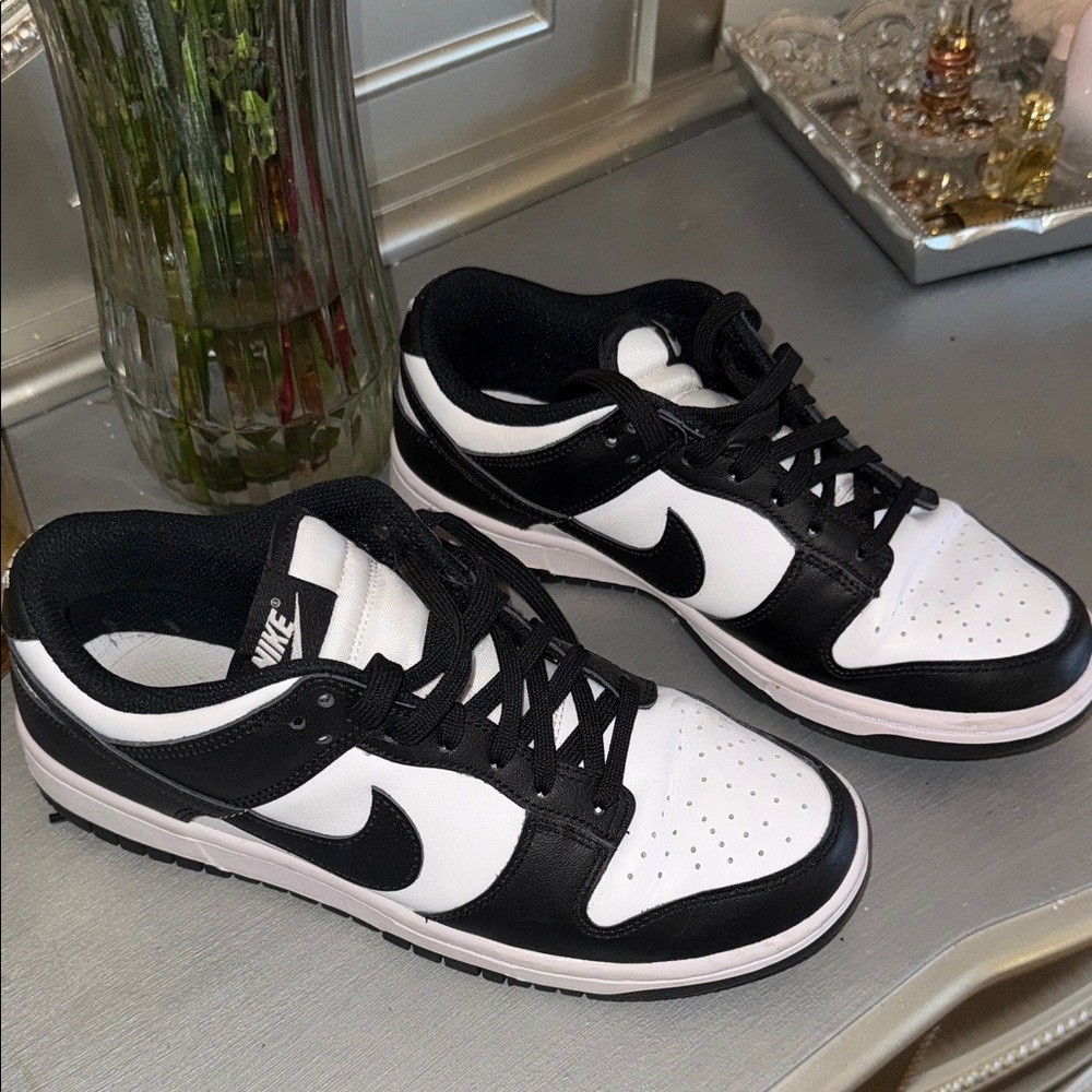 Nike panda dunks women’s Black and White Sneakers